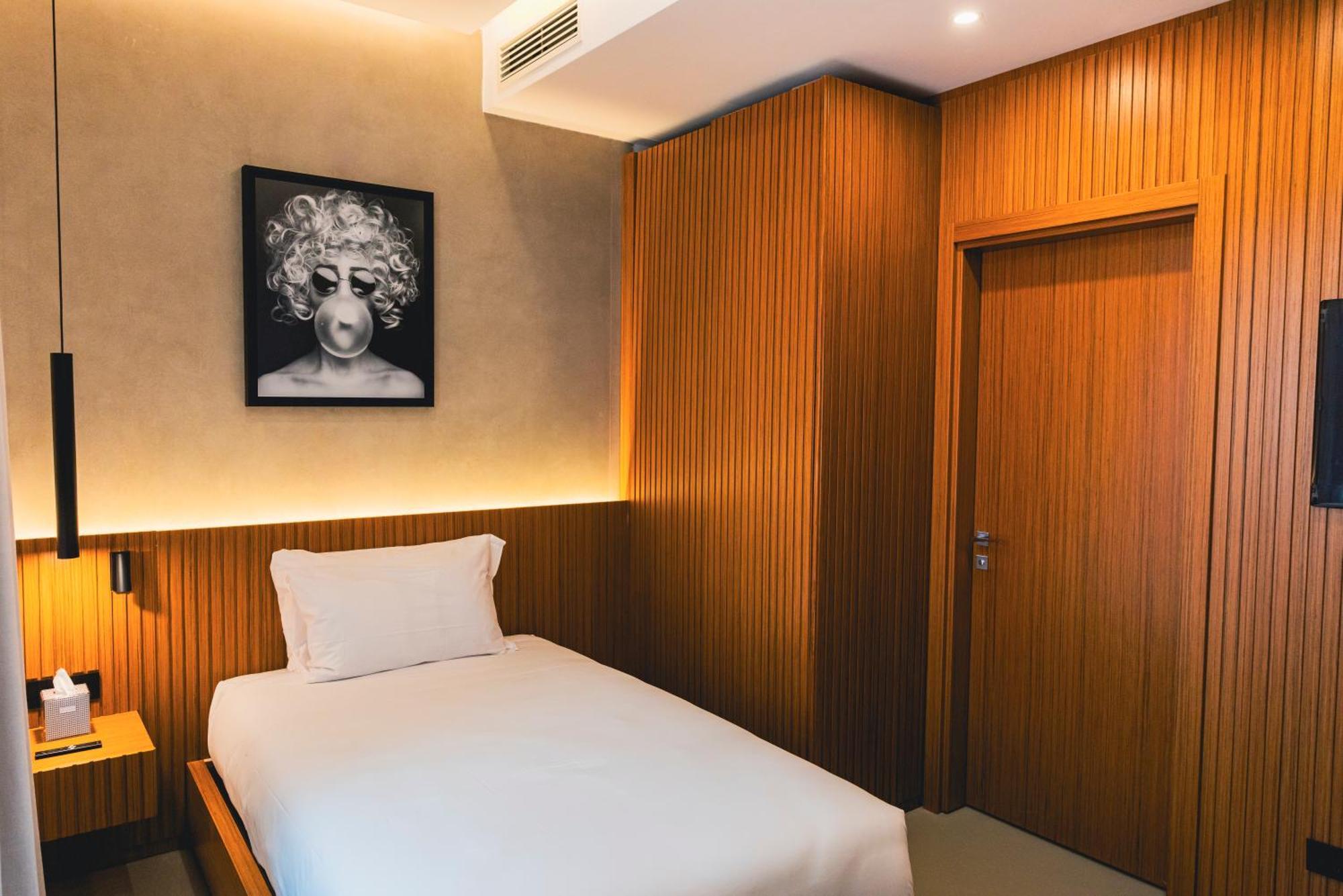 J Maluni City Hotel Roma Esterno foto